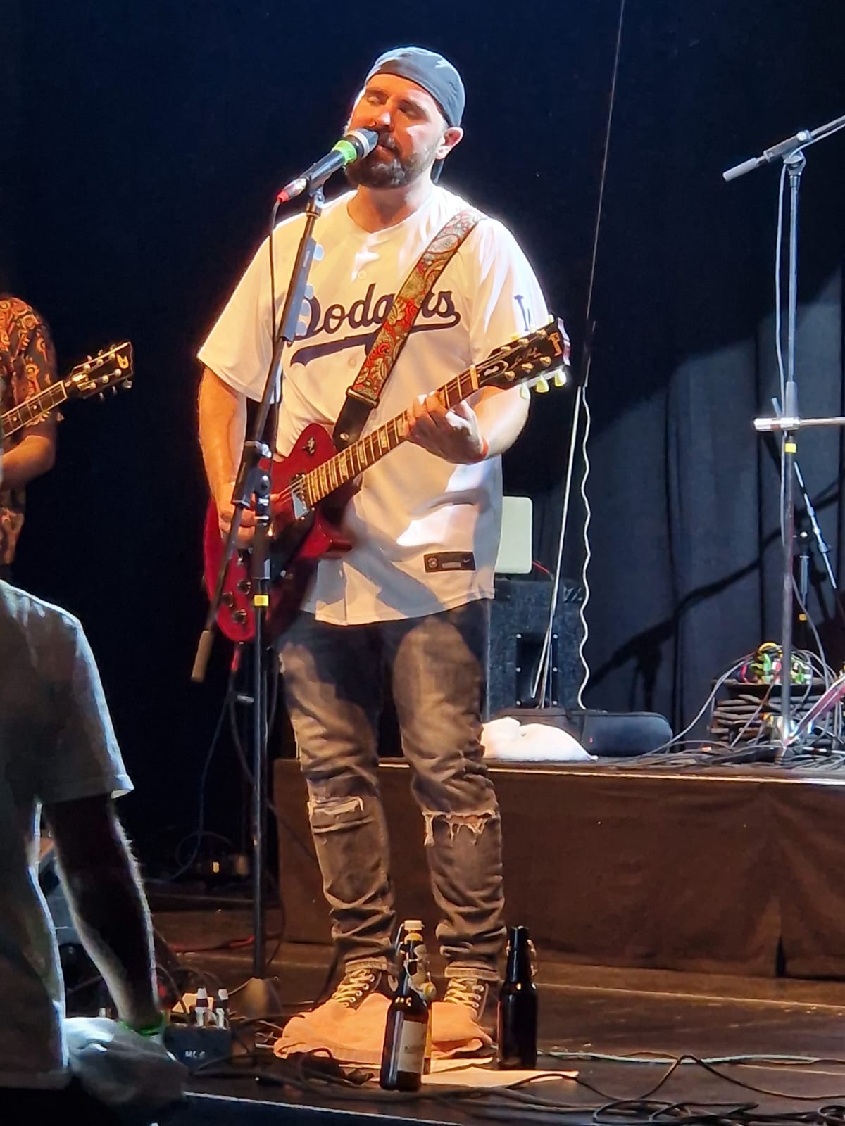 Mensch oder Tier — Stefan — Gesang & Gitarre